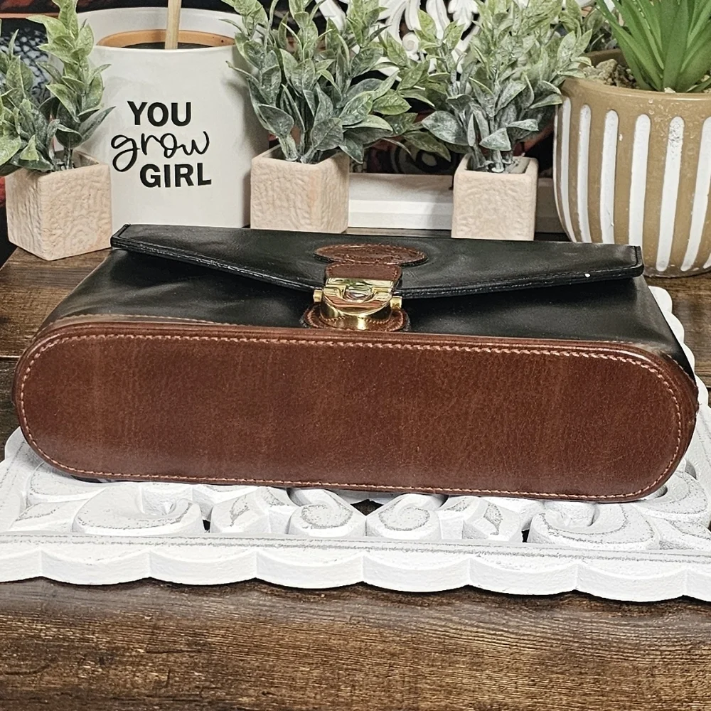 Gold Coast Genuine Leather Push Buckle Closure Clutch Handbag